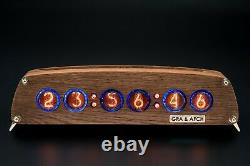 Nixie Tubes Clock IN-4 Case Oak Case Format 12/24H Temp F/C Slot Machine